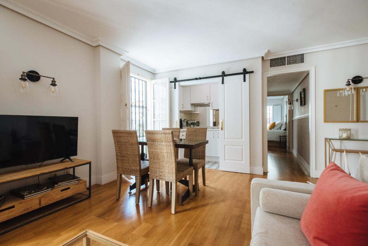 Vidrio Suite Apartment Sevilla Buitenkant foto