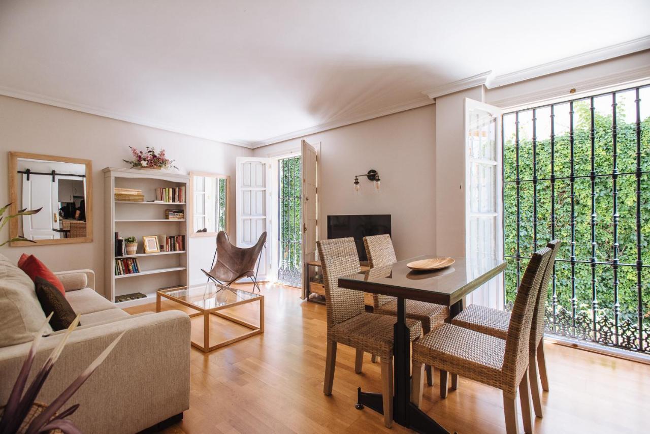 Vidrio Suite Apartment Sevilla Buitenkant foto