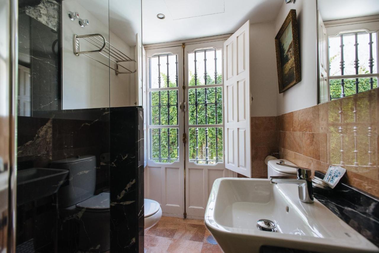 Vidrio Suite Apartment Sevilla Buitenkant foto