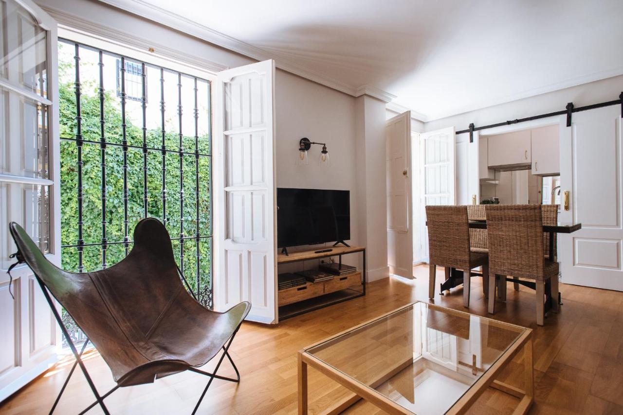 Vidrio Suite Apartment Sevilla Buitenkant foto