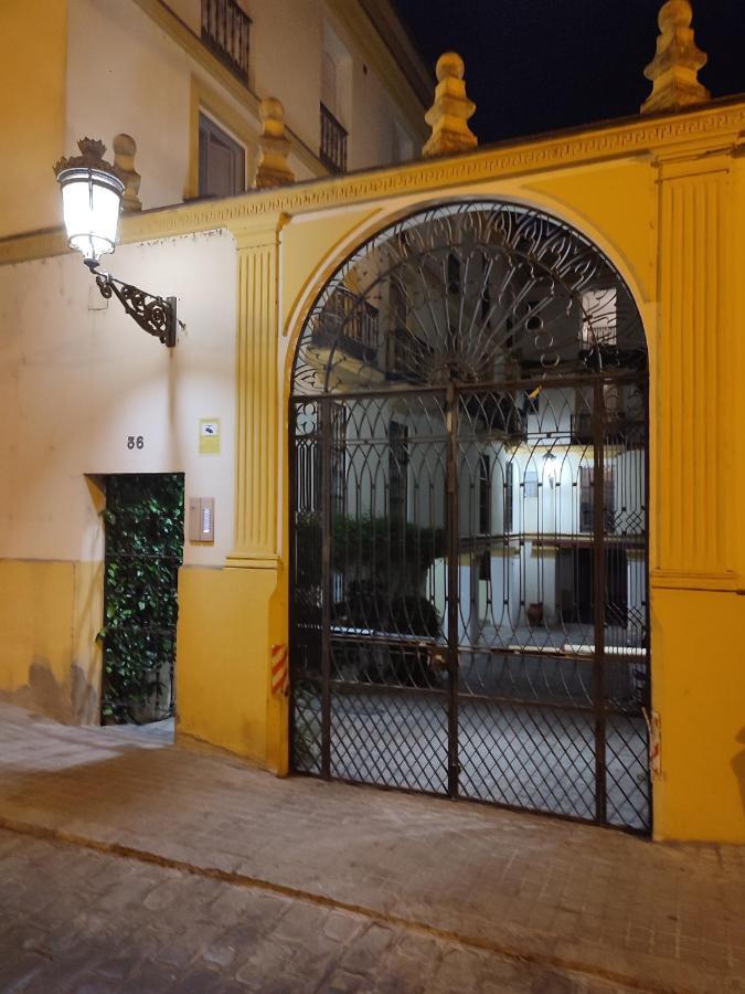Vidrio Suite Apartment Sevilla Buitenkant foto
